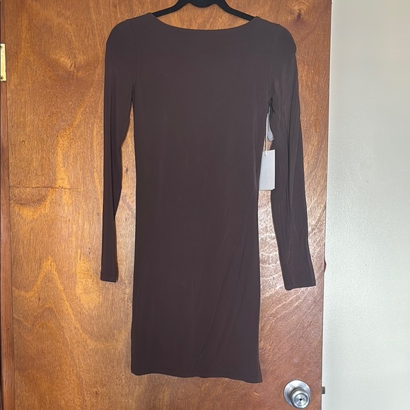 Elegant Brown Long-Sleeve Dress - Picture 2 of 3